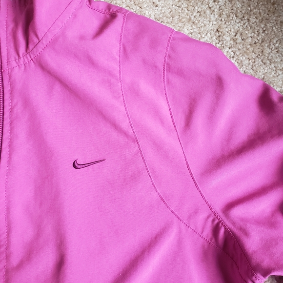 Women's Nike LG Lightweight Jacket - Picture 3 of 4